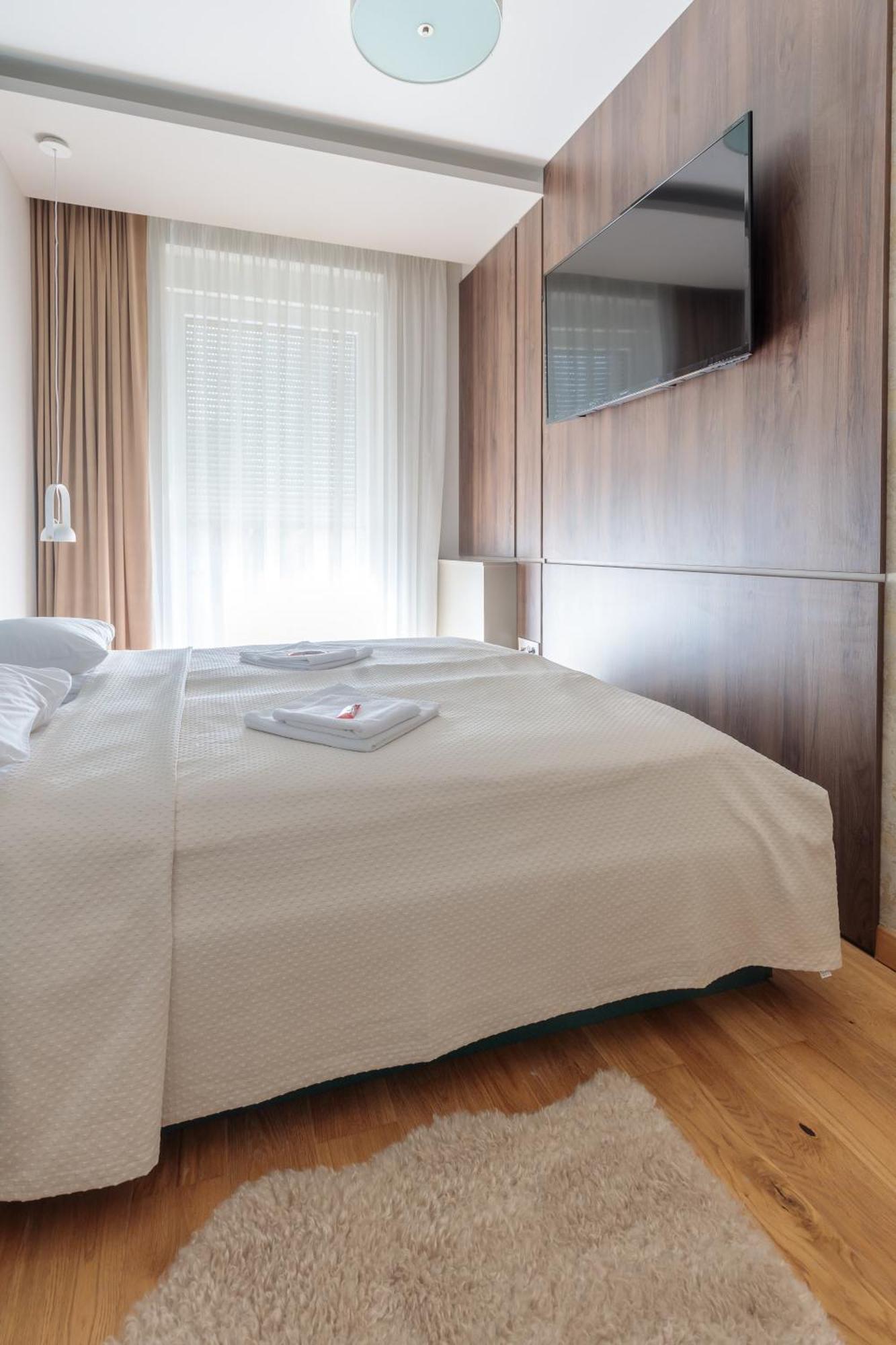Donner Luxury Апартамент